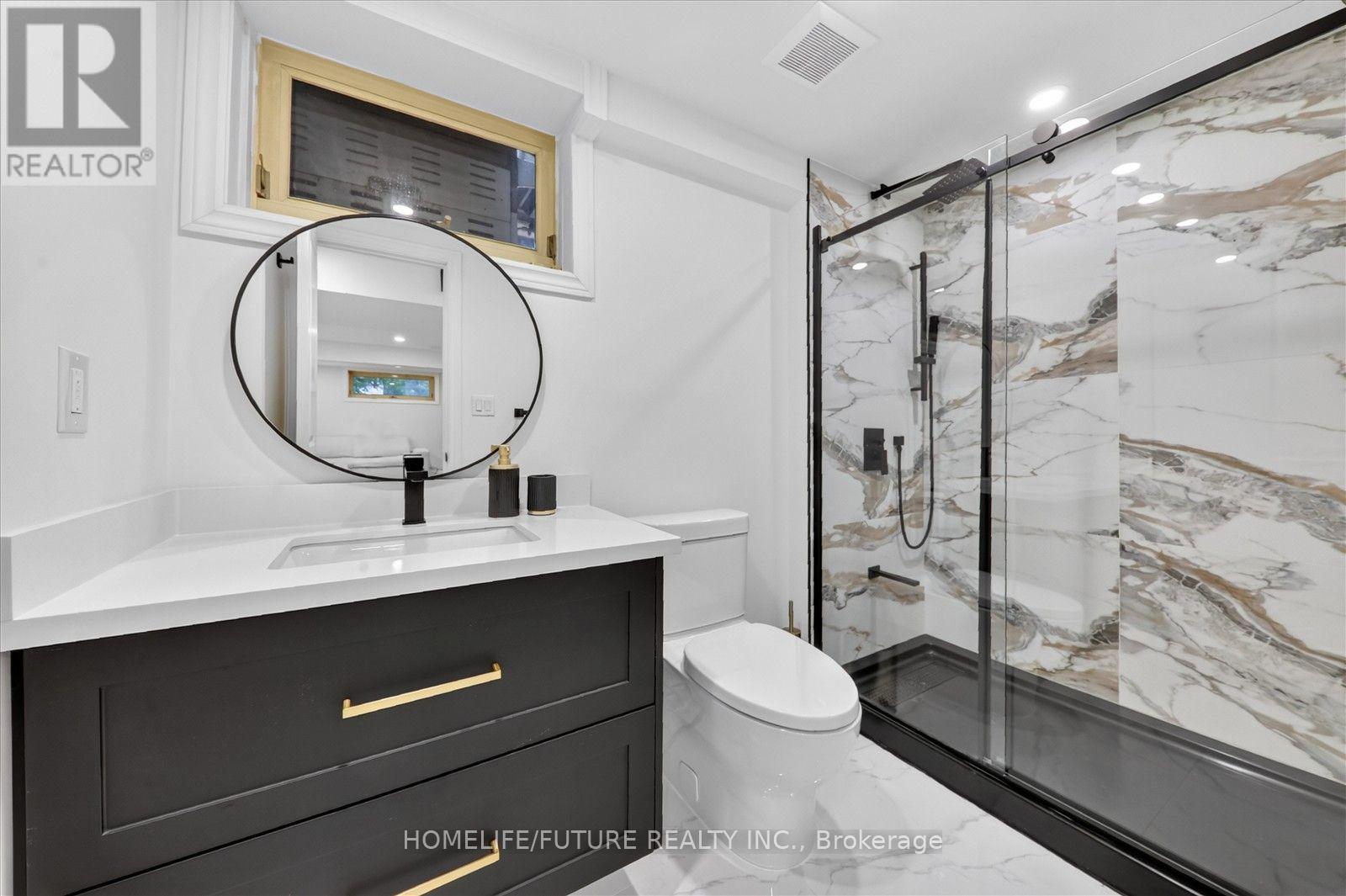 7 Toms Court, Whitby, ON photo 33