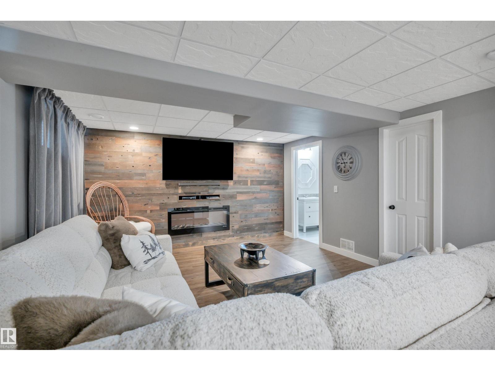 293 FOXBORO CR - 38