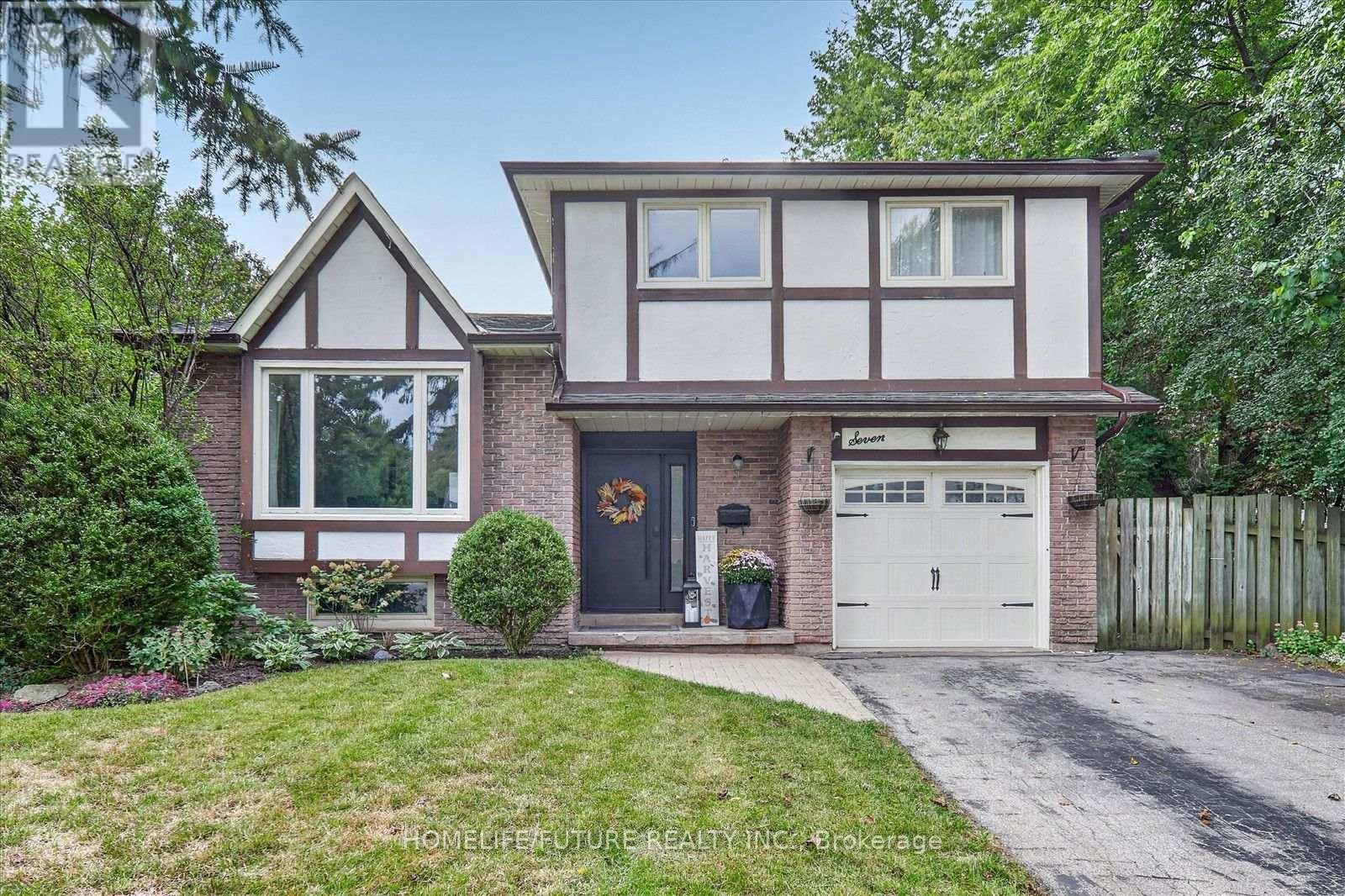 7 Toms Court, Whitby, ON