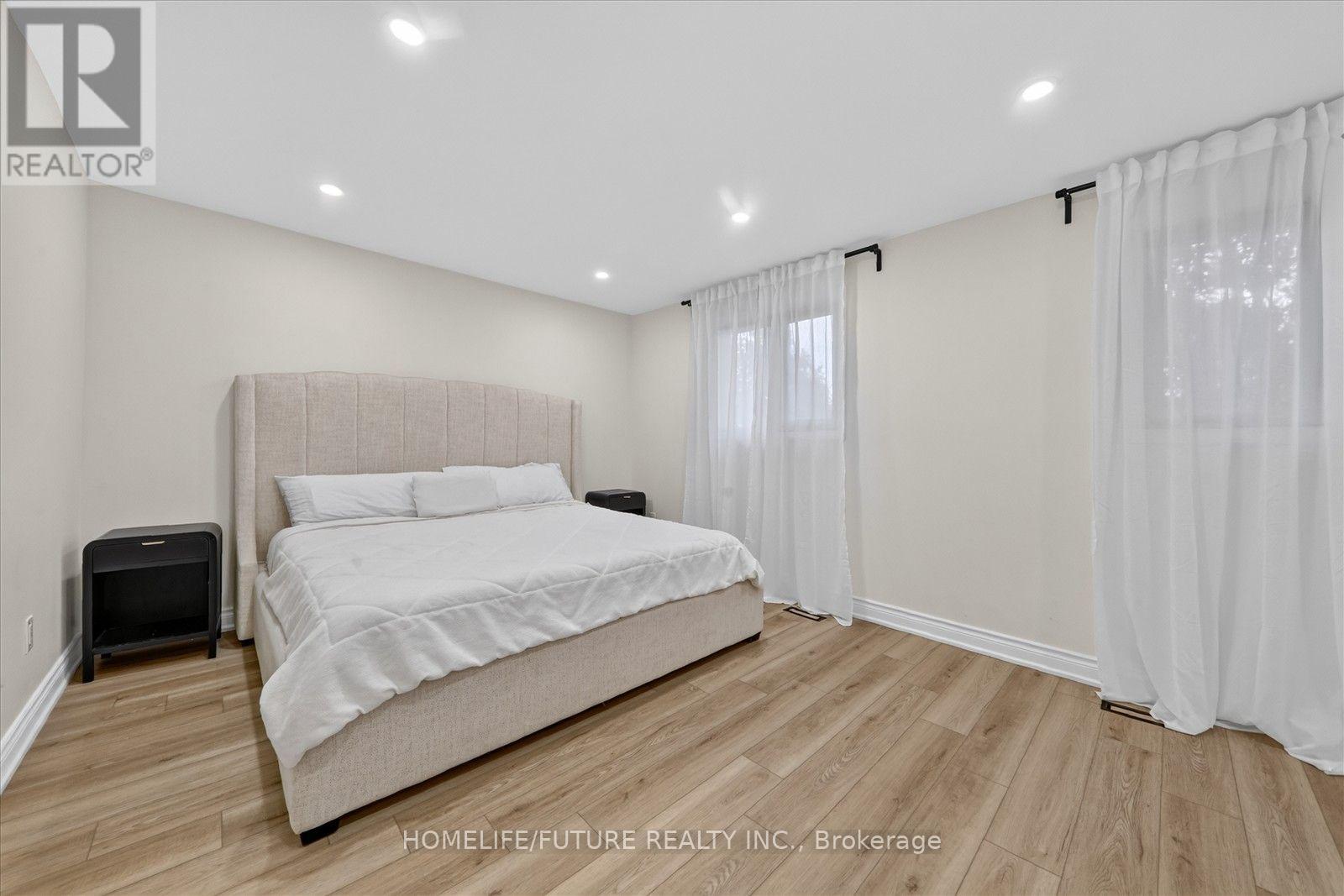 7 TOMS COURT - 26