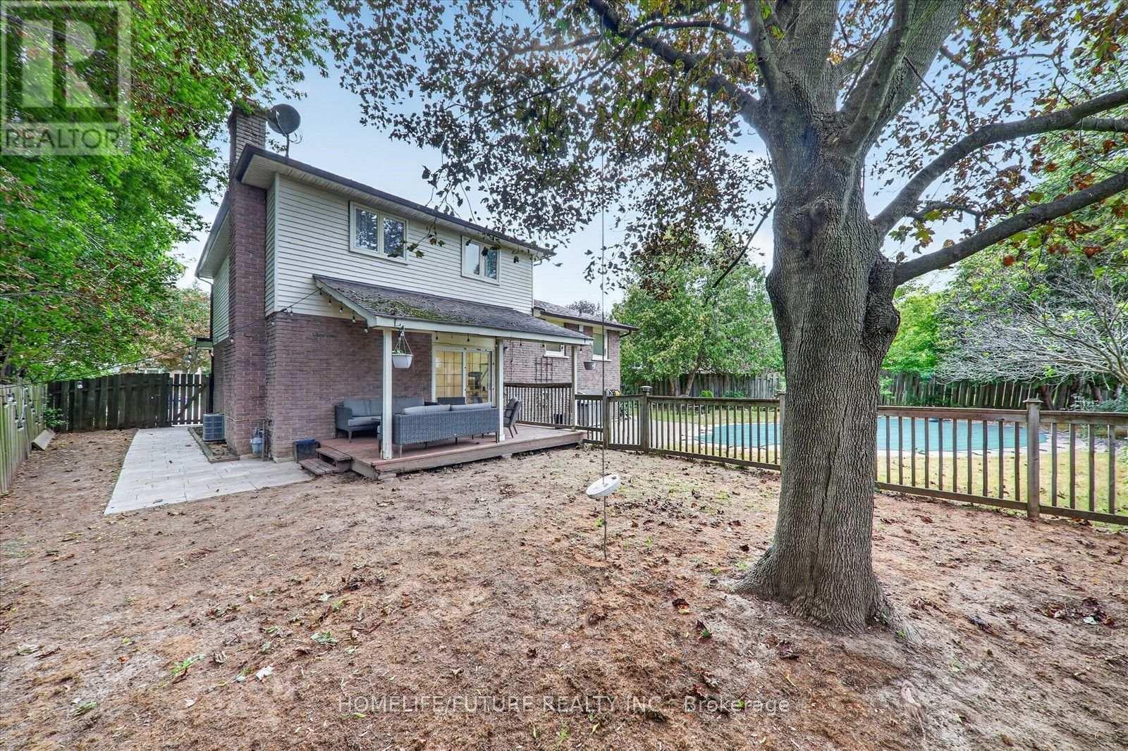 7 Toms Court, Whitby, ON photo 37