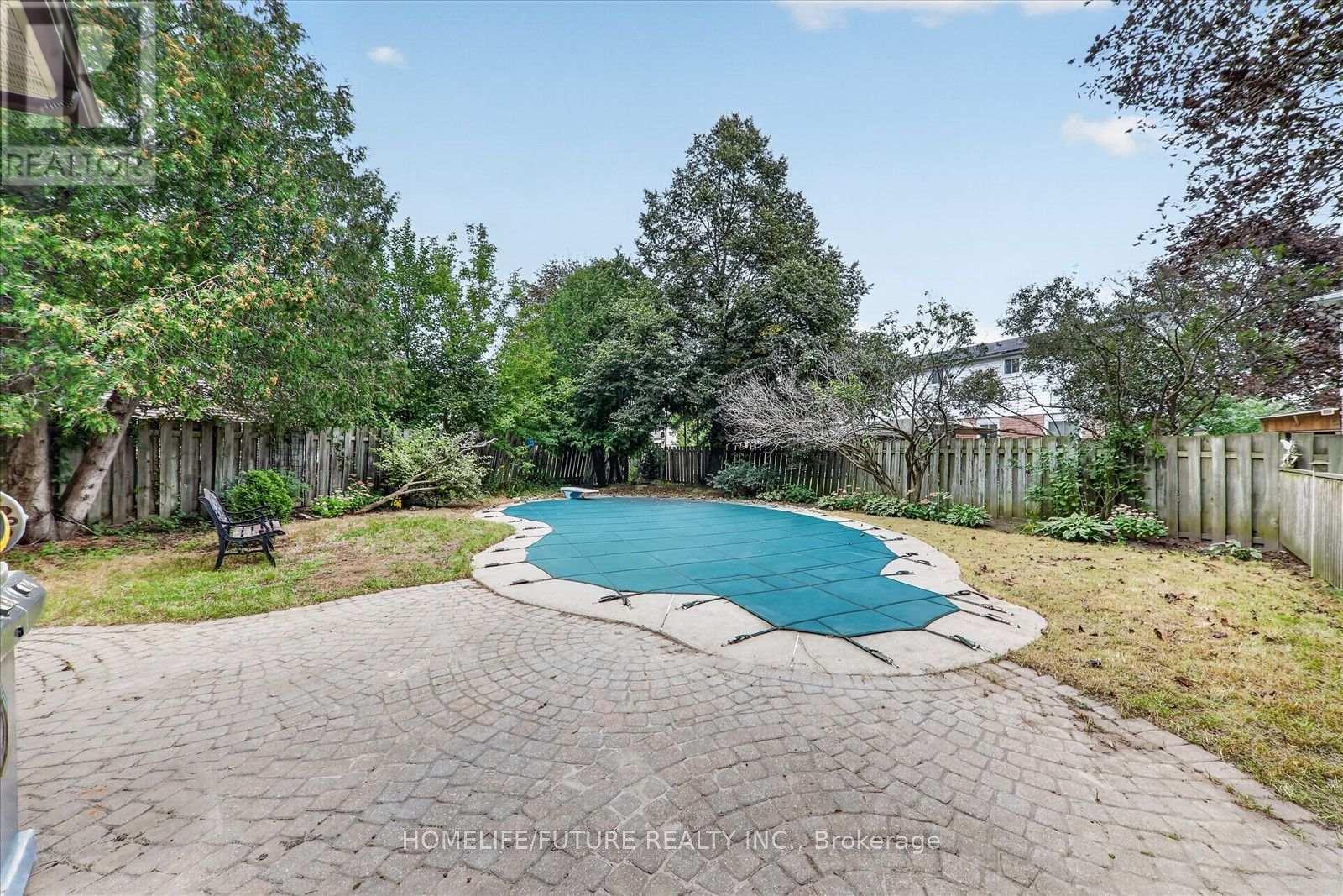 7 Toms Court, Whitby, ON photo 38
