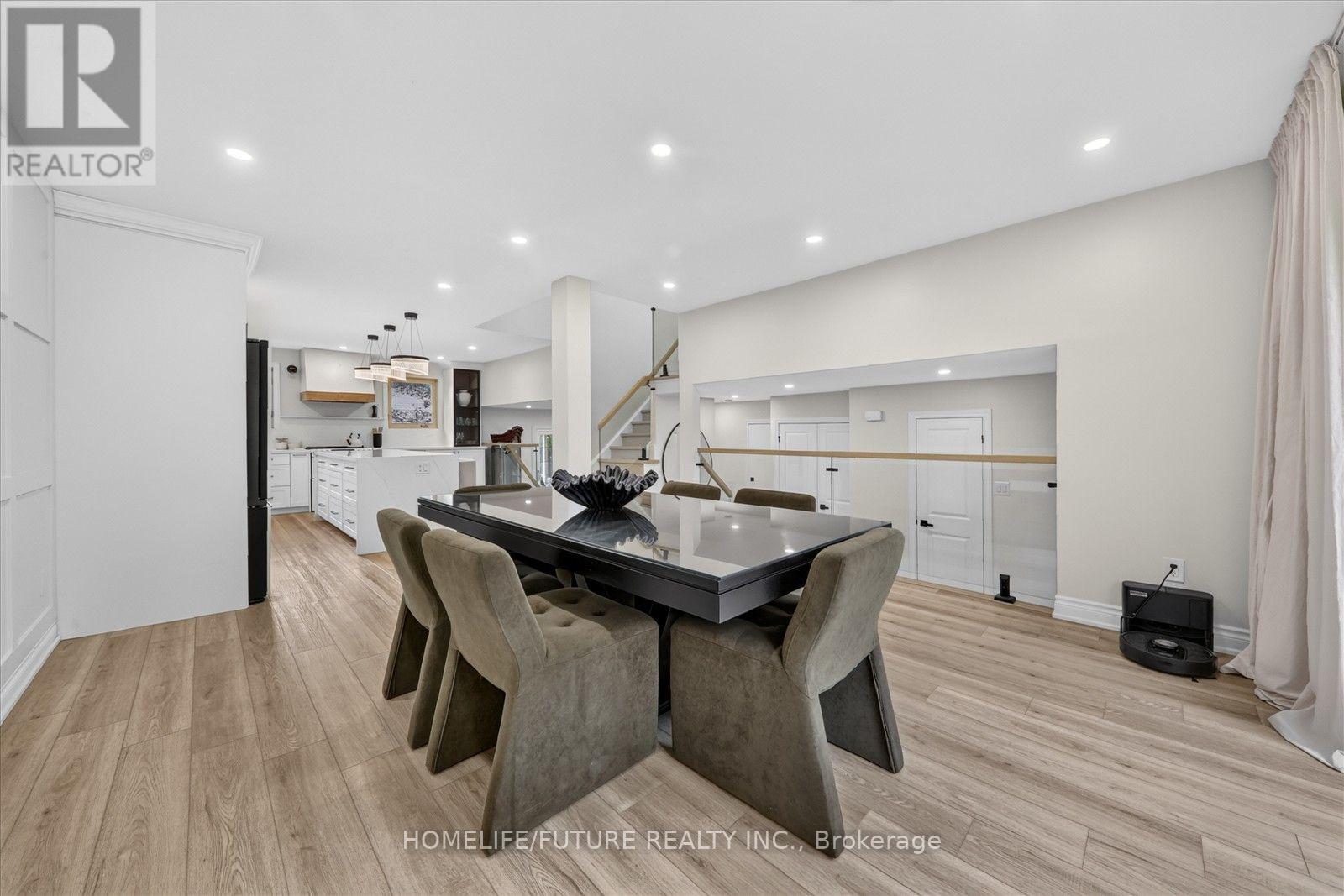 7 Toms Court, Whitby, ON photo 8