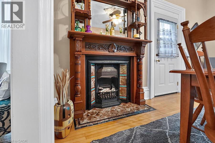 91 MAIN Street E, Grimsby — photo 8