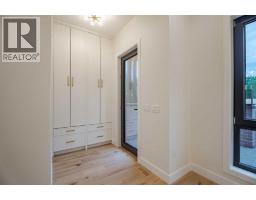 Pantry - 112 7 Avenue Nw, Calgary, AB T2M0A2 Photo 6