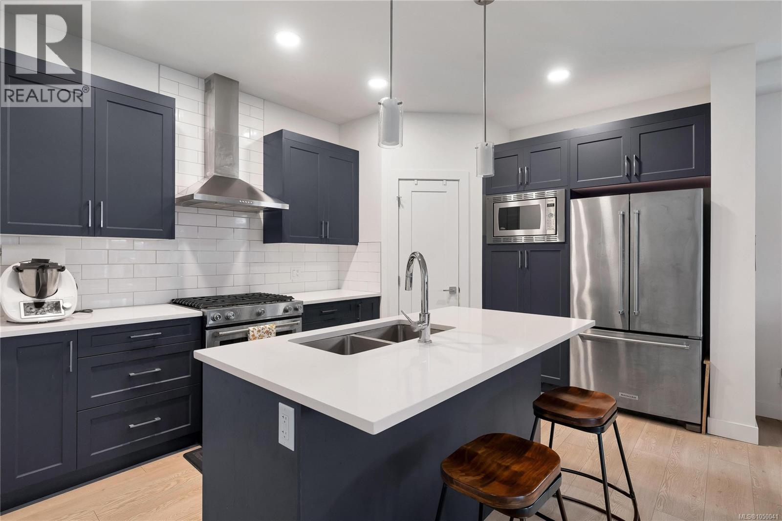 3419 Ryder Hesjedal Way - 13