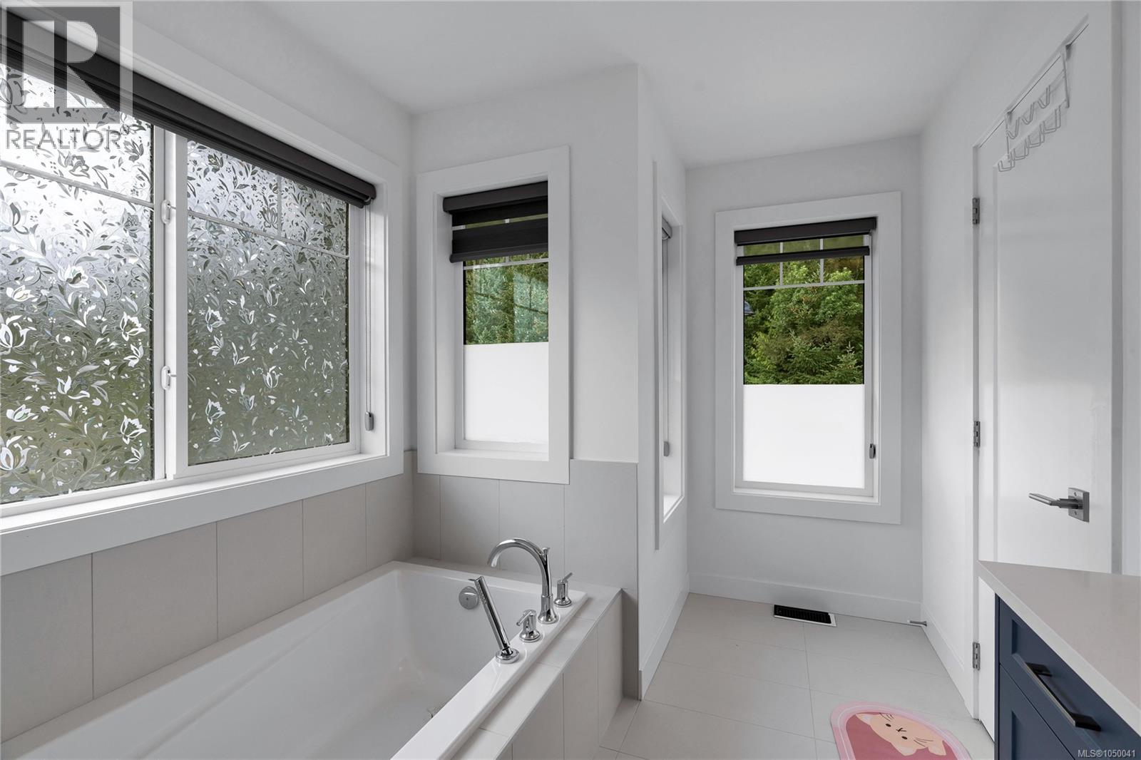 3419 Ryder Hesjedal Way - Image 33