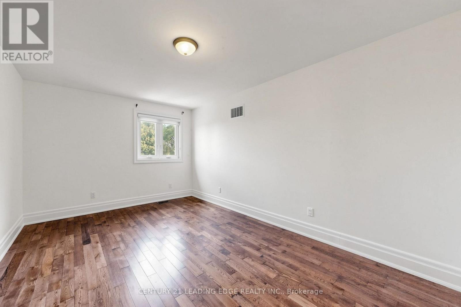 11 BELLVARE CRESCENT - 28