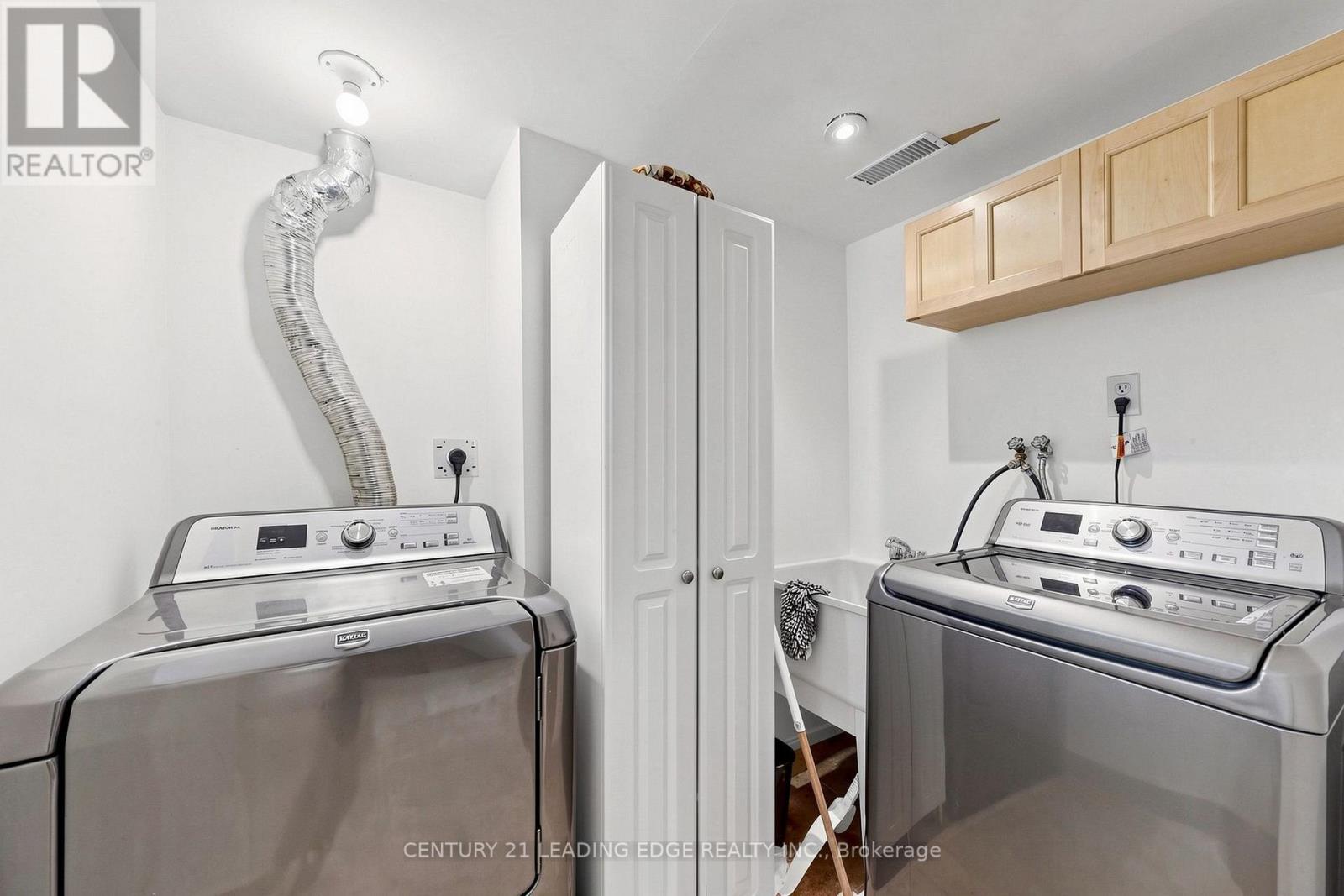 11 BELLVARE CRESCENT - 37