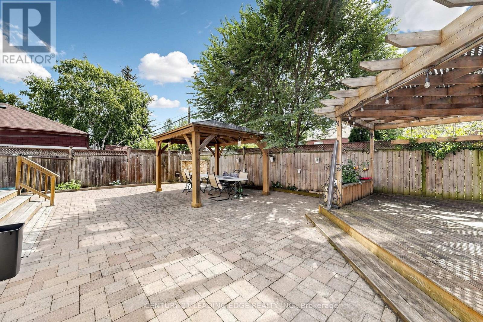 11 BELLVARE CRESCENT - 48