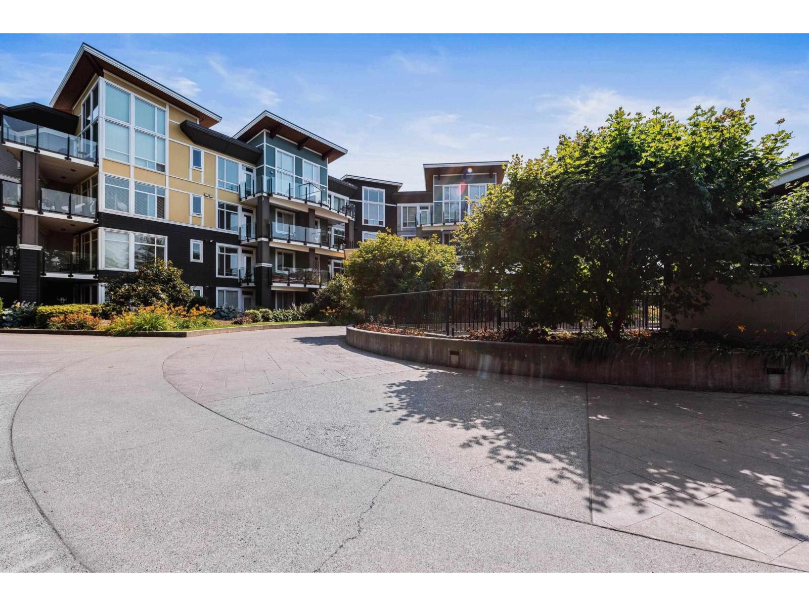 204 45389 CHEHALIS DRIVE, Garrison Crossing, Chilliwack