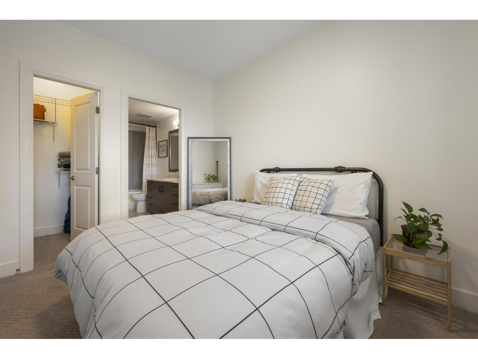 204 45389 CHEHALIS DRIVE, Garrison Crossing, Chilliwack