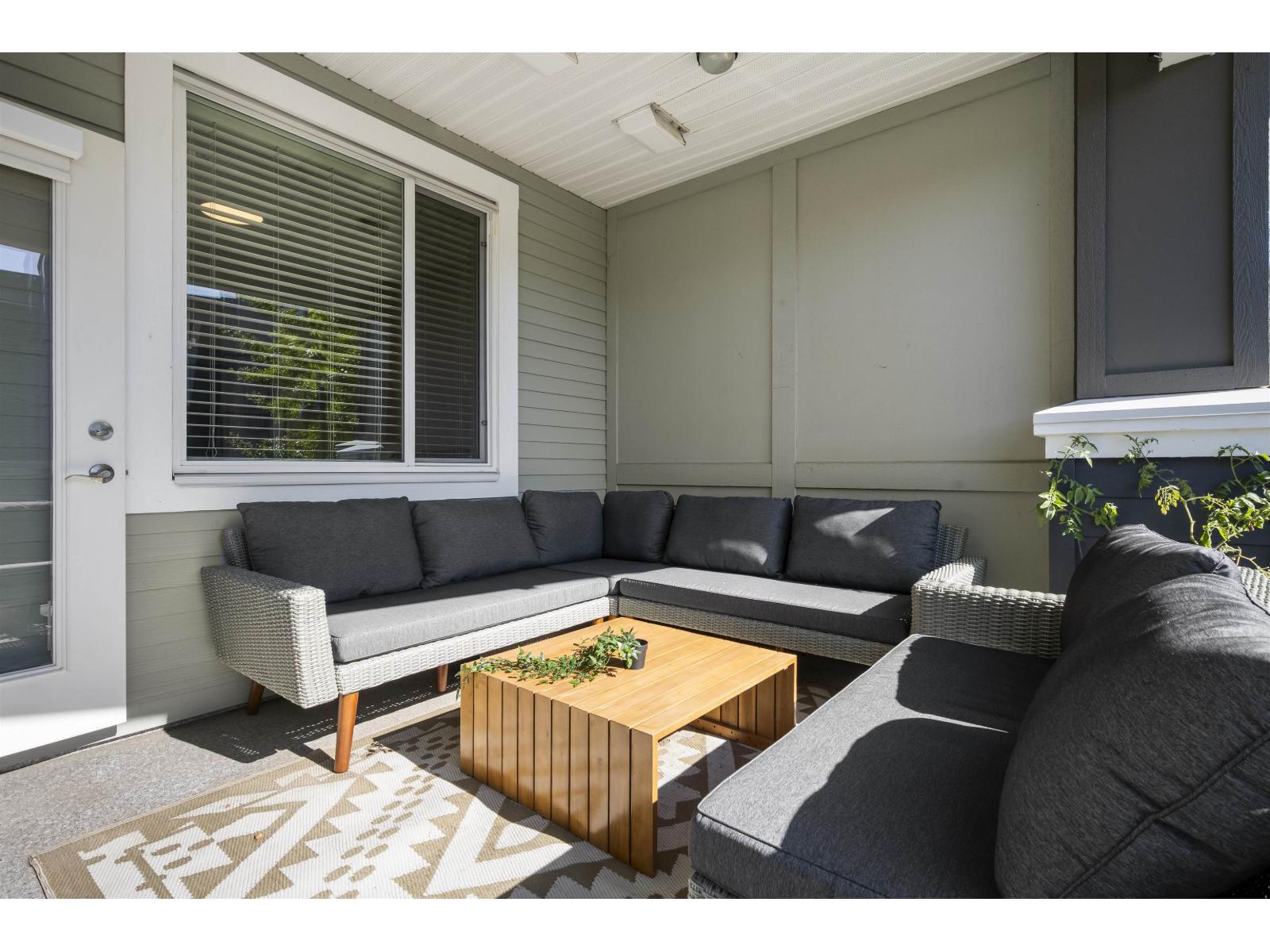 204 45389 CHEHALIS DRIVE, Garrison Crossing, Chilliwack