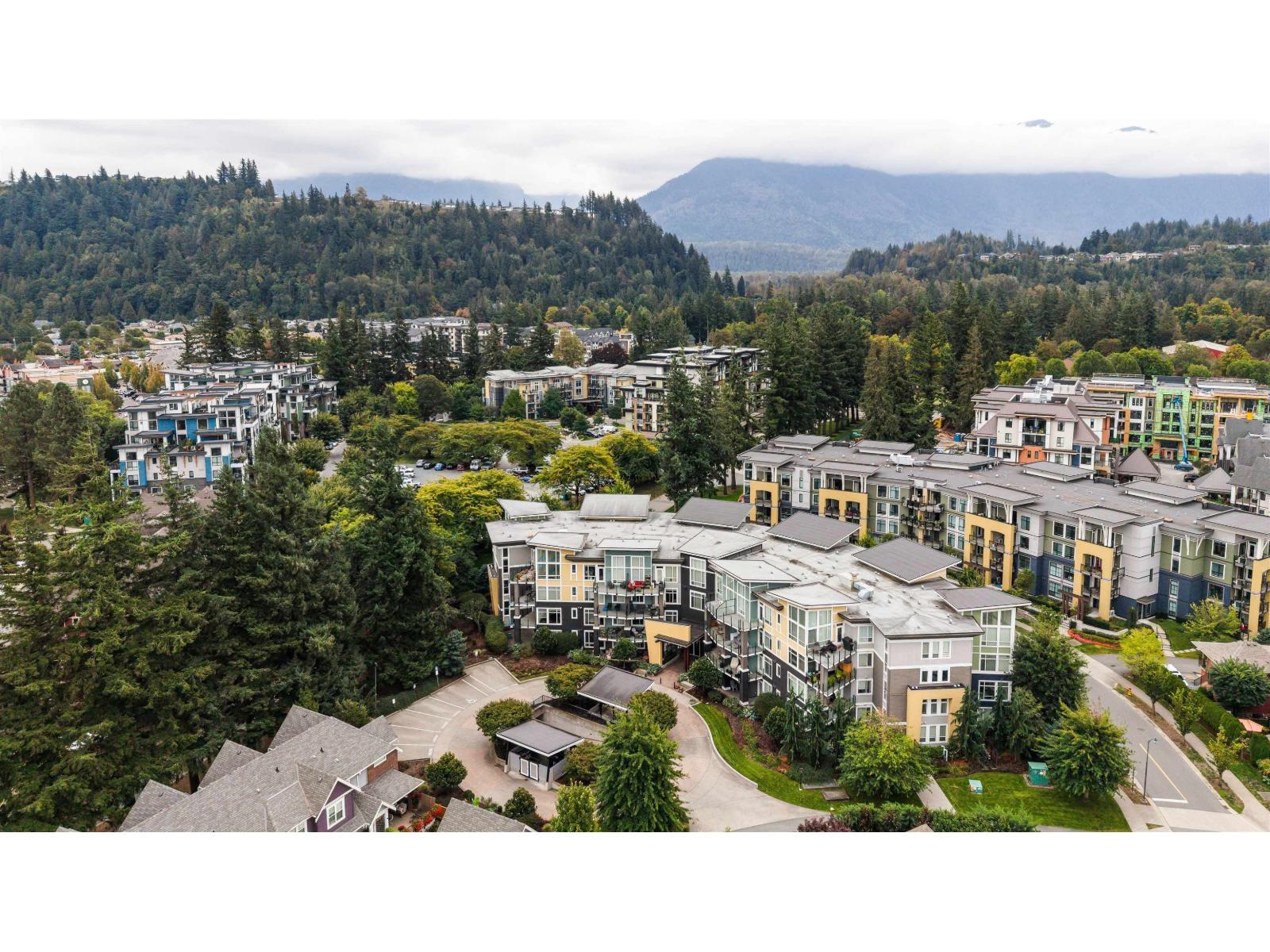 204 45389 CHEHALIS DRIVE, Garrison Crossing, Chilliwack