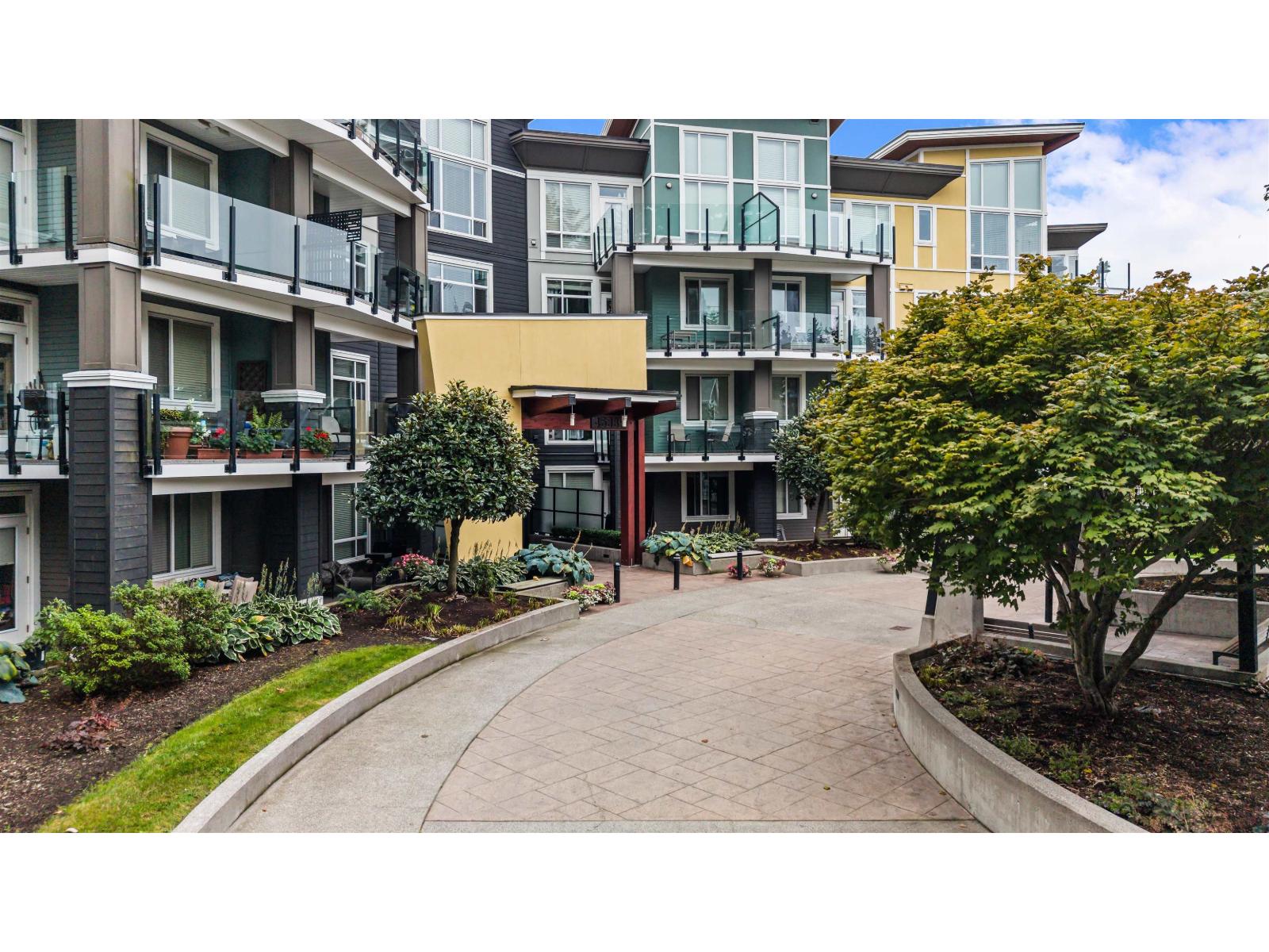 204 45389 CHEHALIS DRIVE, Garrison Crossing, Chilliwack