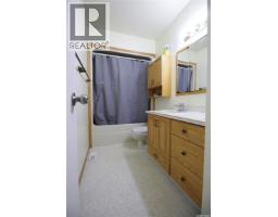 Family room - 1108 Bobolink Bay, Rocanville, SK S0A3L0 Photo 11