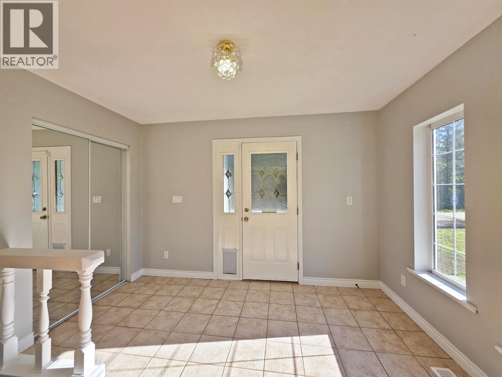 1042 MAPLE DRIVE - Image 10