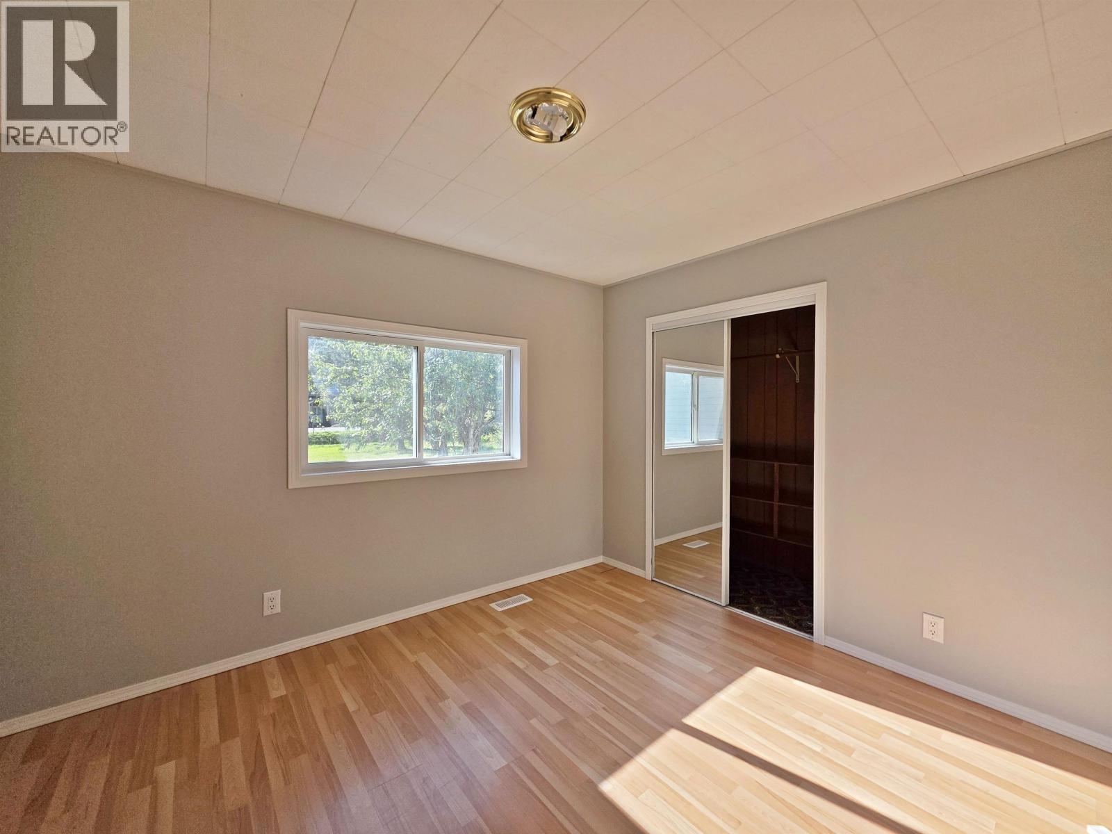 1042 MAPLE DRIVE - Image 14