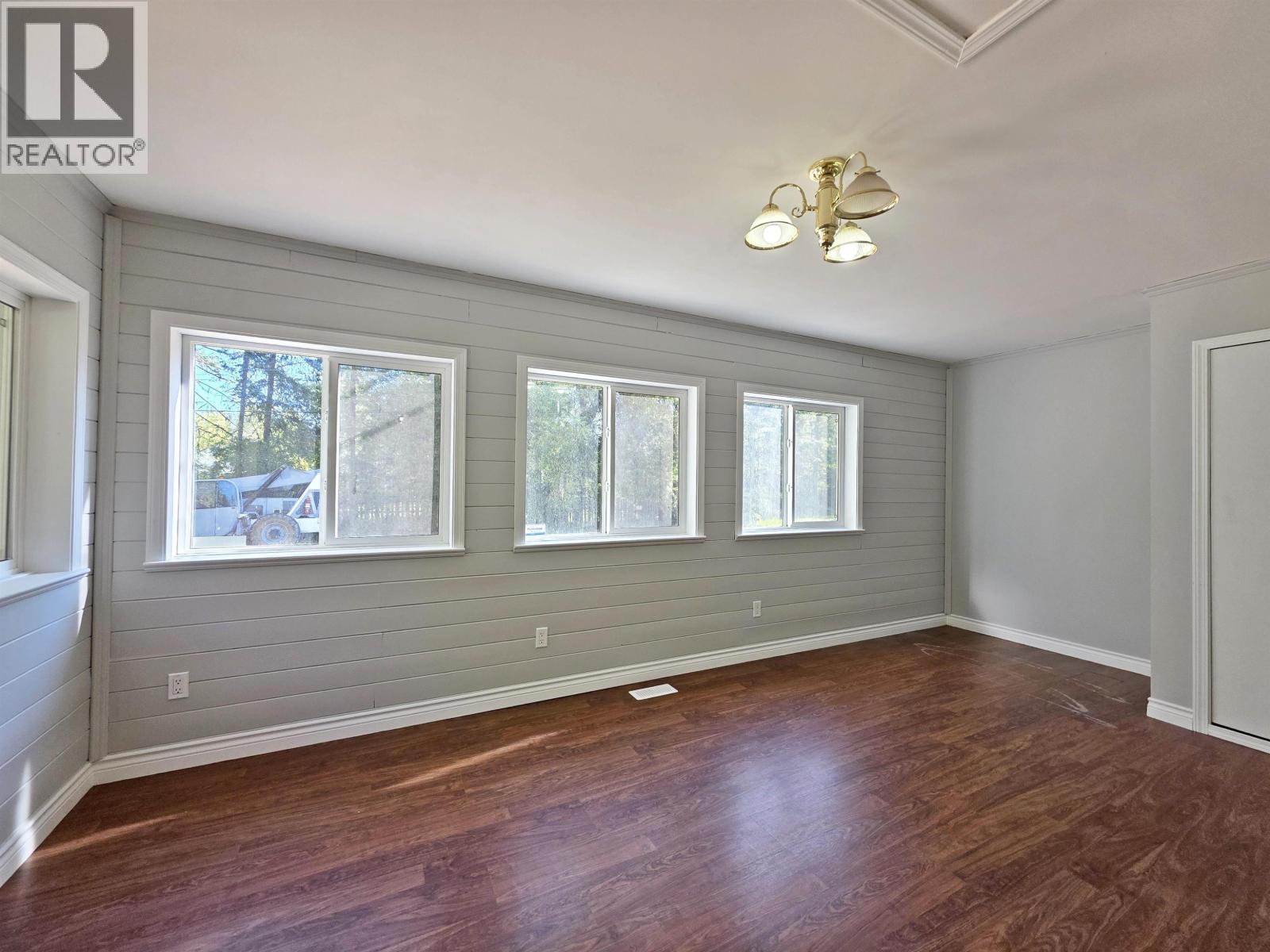 1042 MAPLE DRIVE - Image 6