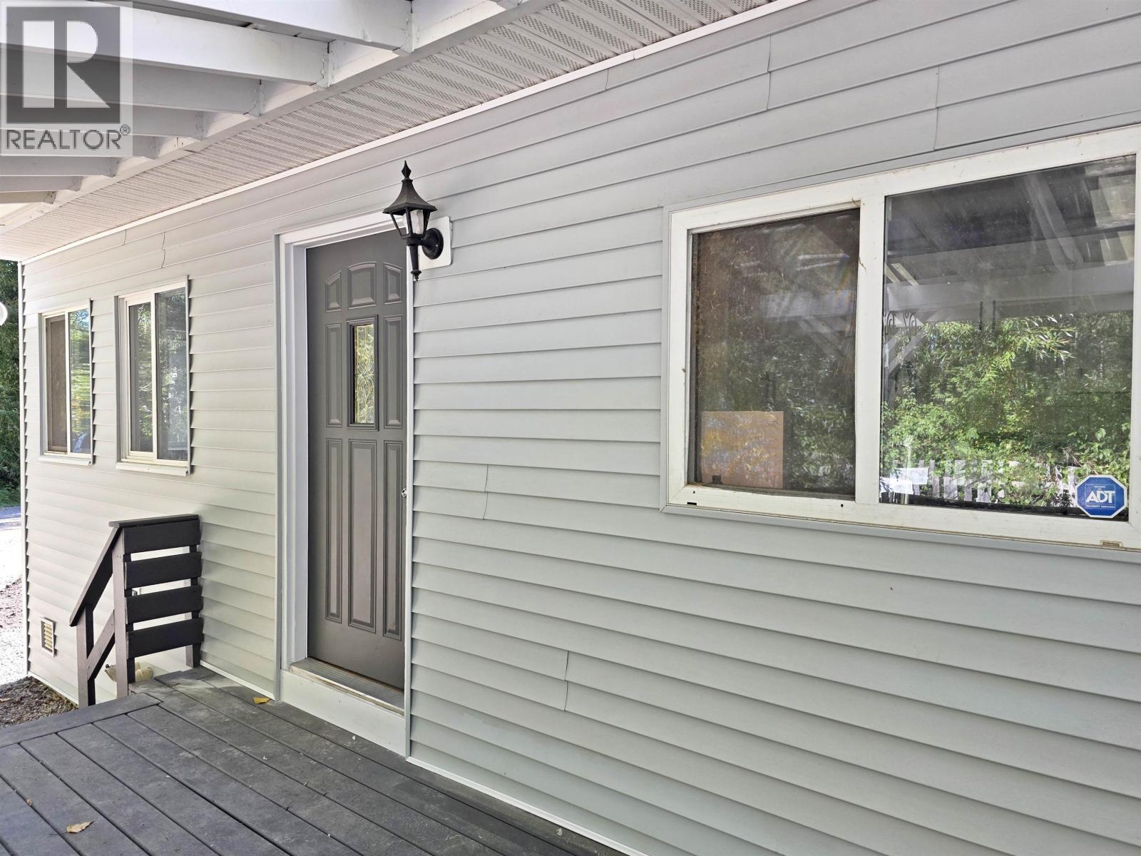 1042 MAPLE DRIVE - Image 3
