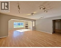 Bedroom 3 - 1042 Maple Drive, Quesnel, BC V2J5M2 Photo 7