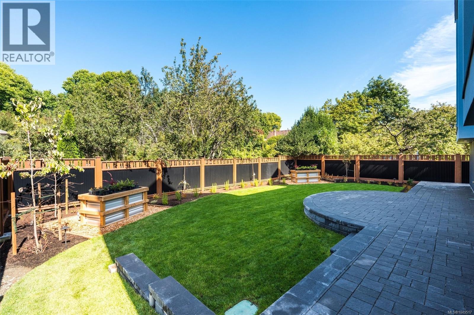 2 1434 Brooke Street, Victoria