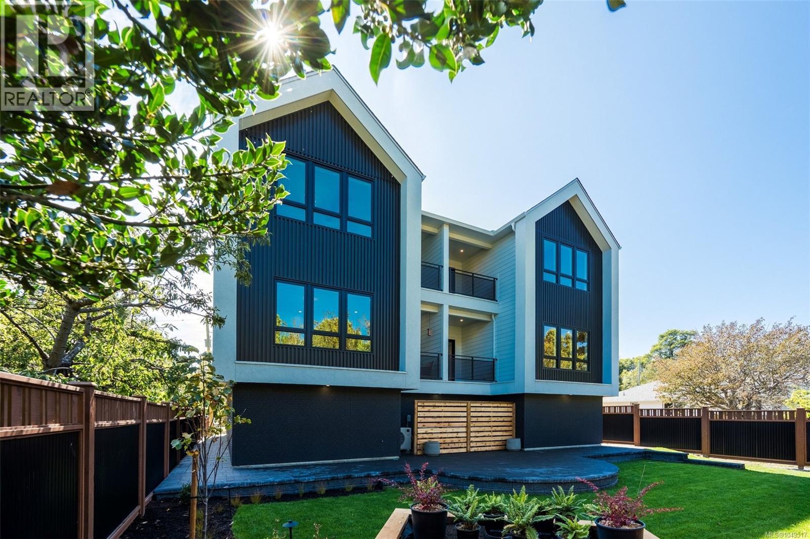 2 1434 Brooke Street, Victoria