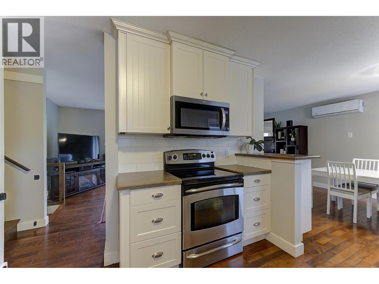  1859-1861 Mountain Avenue, Kelowna
