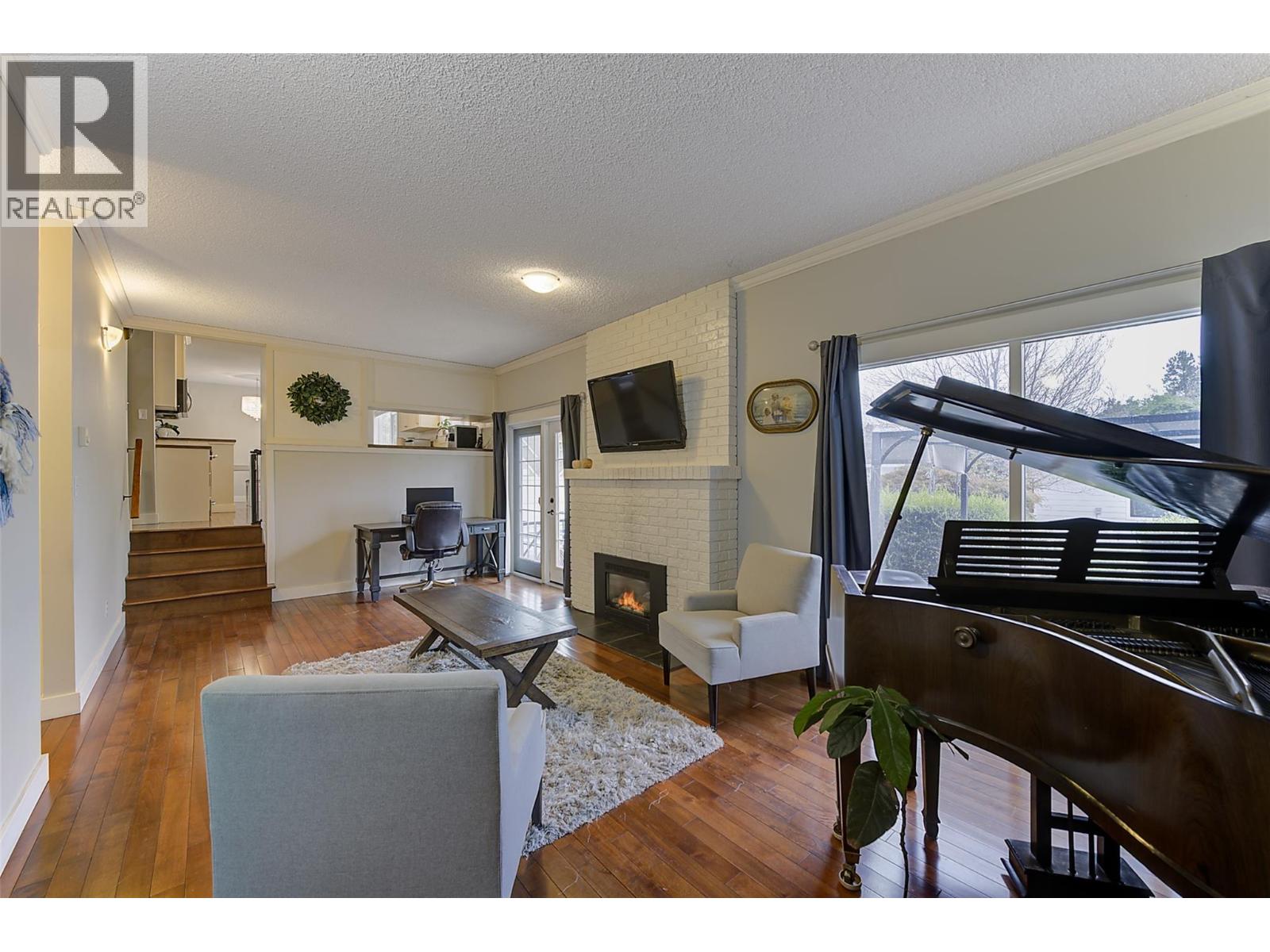  1859-1861 Mountain Avenue, Kelowna