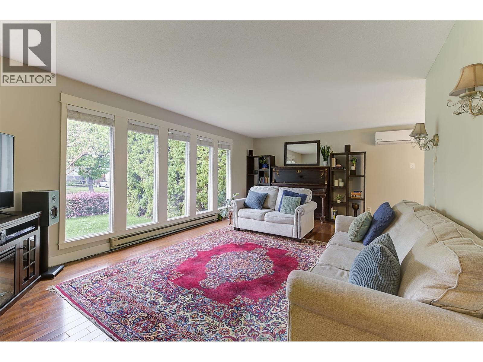  1859-1861 Mountain Avenue, Kelowna