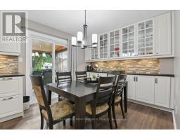 Family room - 4 Winchester Drive, Ottawa, ON K2L2C9 Photo 13