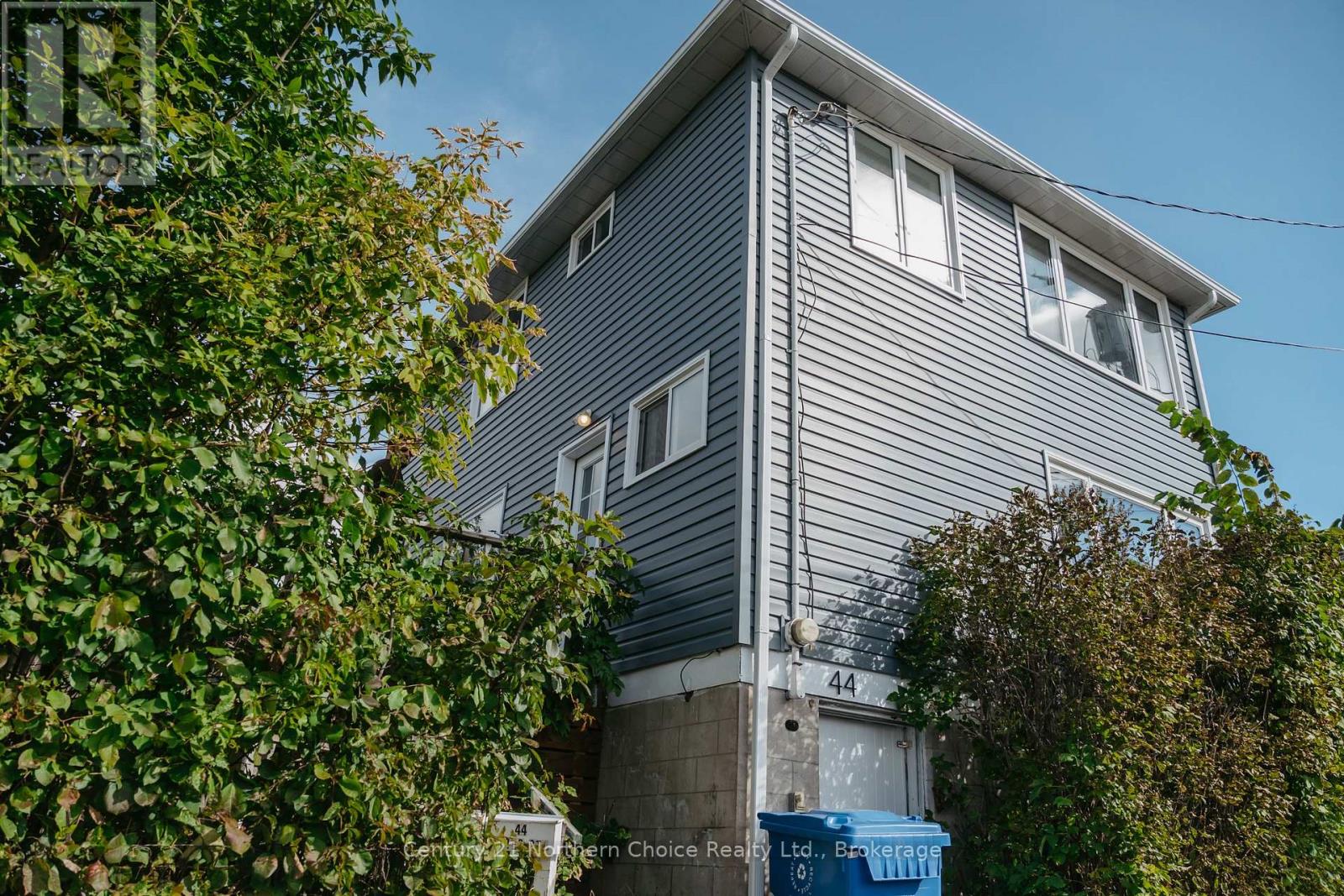 44 PETER STREET - 38