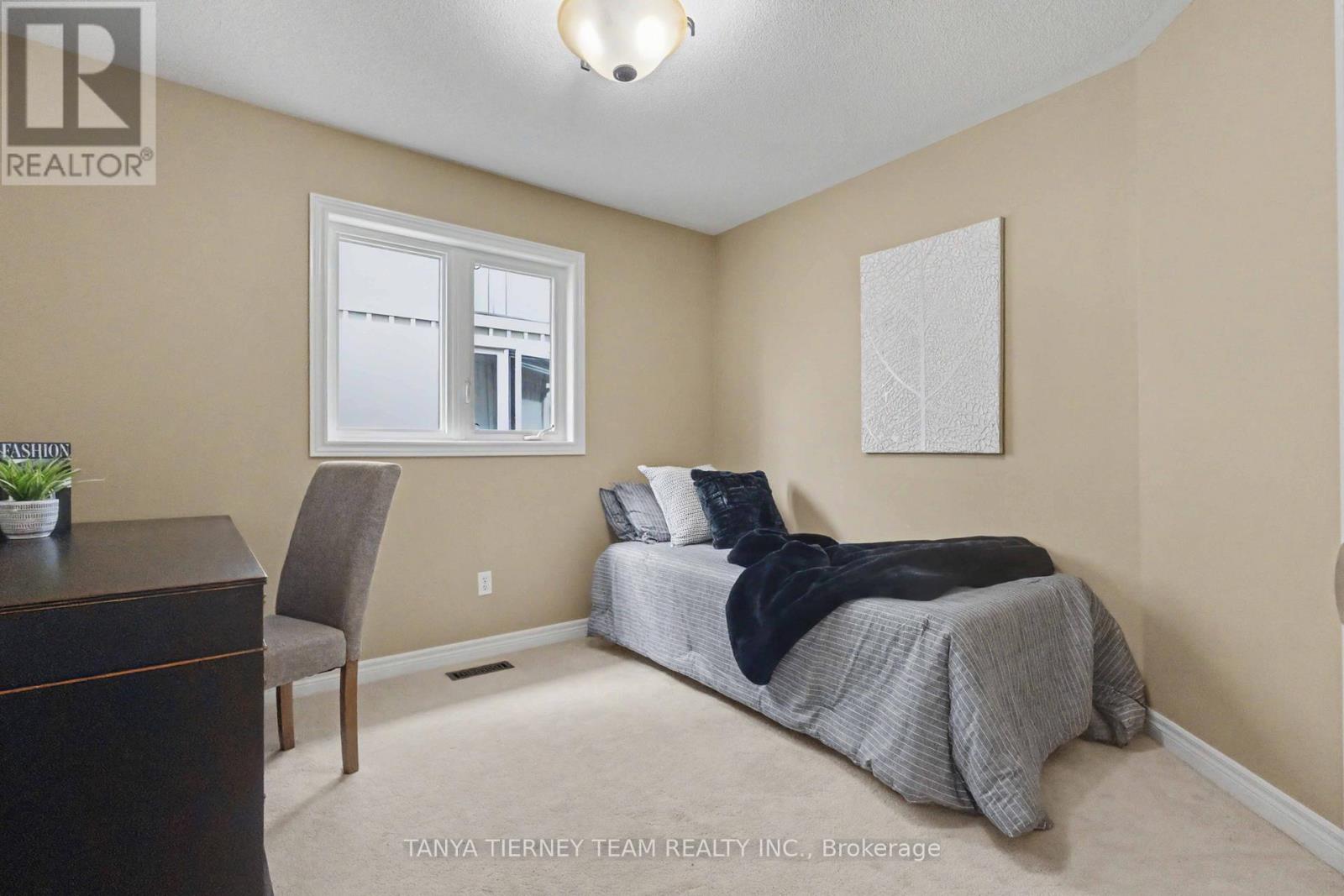 96 Mildenhall Place, Whitby, ON photo 24