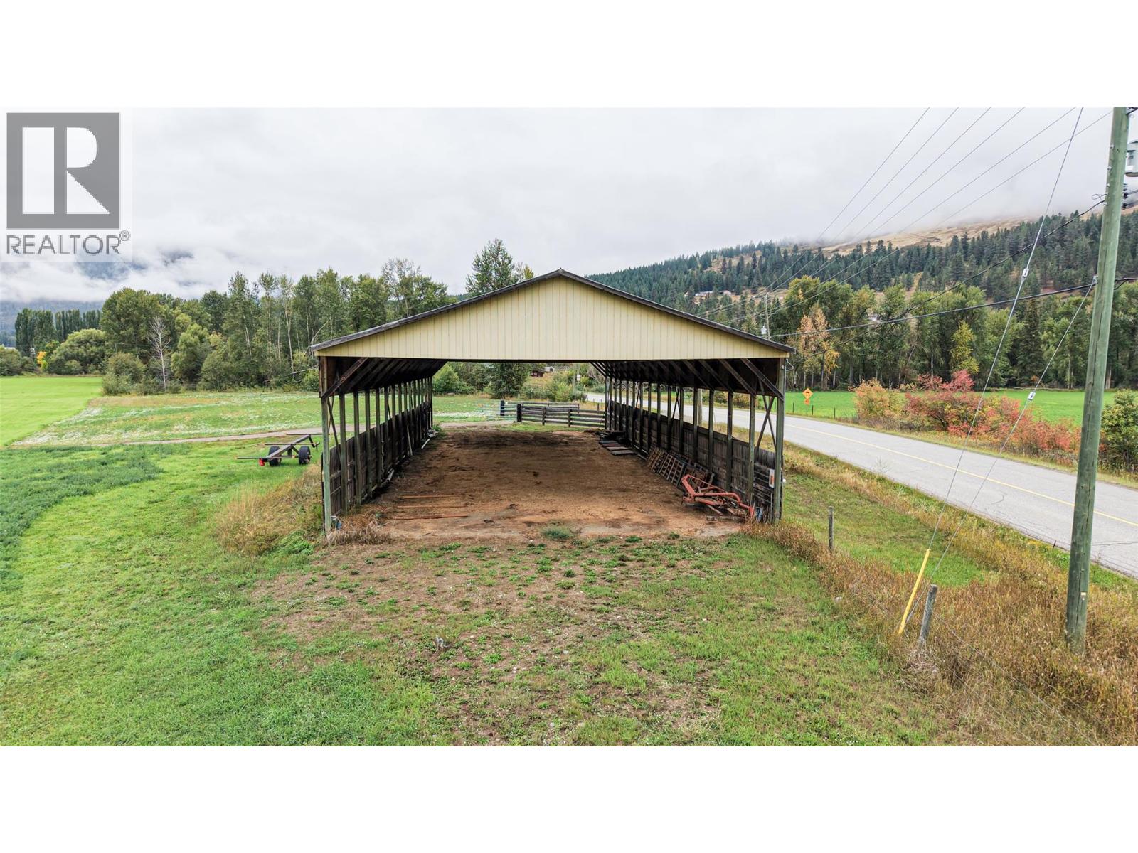  687 Mabel Lake Road, Lumby