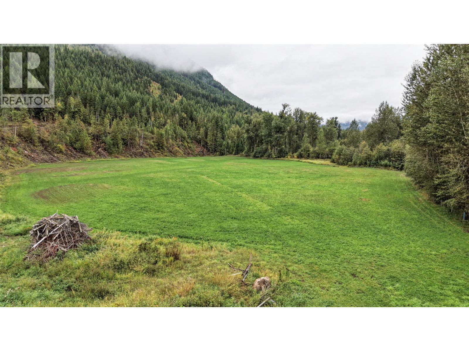  687 Mabel Lake Road, Lumby