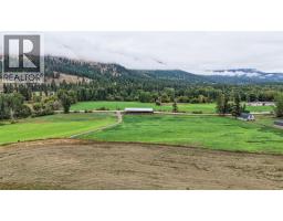 687 Mabel Lake Road, Lumby, BC V0E2G5 Photo 13