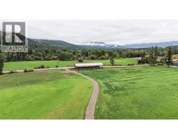687 Mabel Lake Road, Lumby, BC V0E2G5 Photo 15