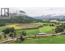 687 Mabel Lake Road, Lumby, BC V0E2G5 Photo 21