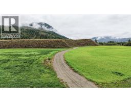 687 Mabel Lake Road, Lumby, BC V0E2G5 Photo 22