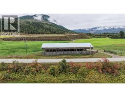 687 Mabel Lake Road, Lumby, BC V0E2G5 Photo 47