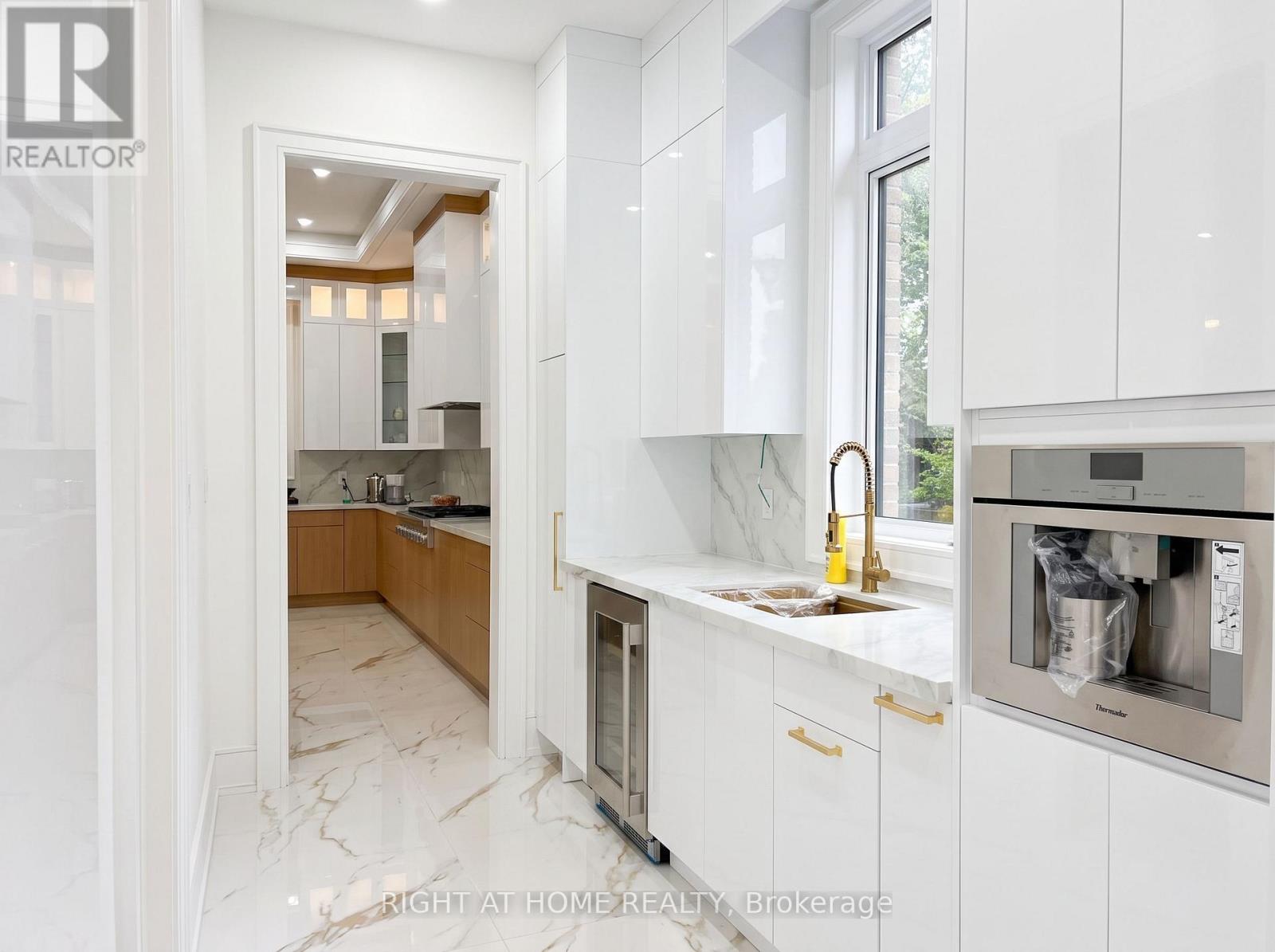 15 ORLON CRESCENT - 11