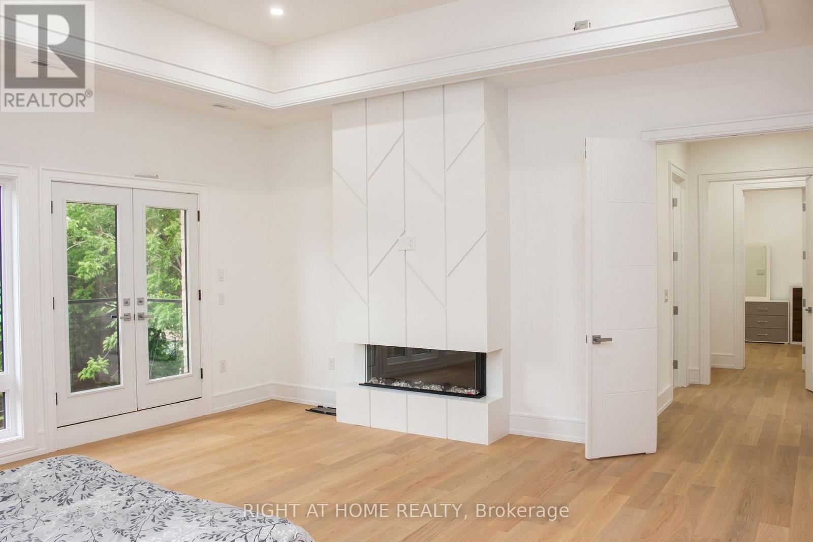 15 ORLON CRESCENT - 24