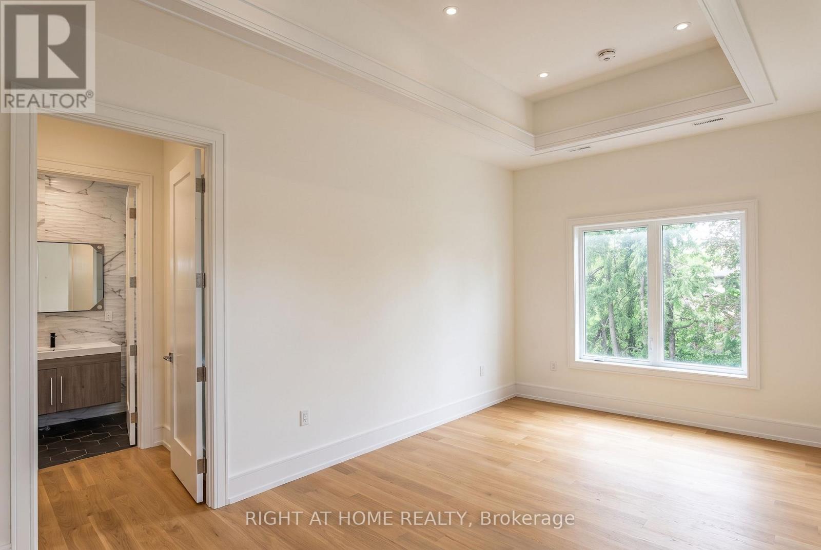 15 ORLON CRESCENT - 28