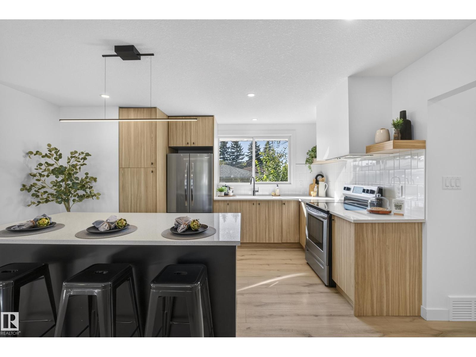 11411 MALMO RD NW, Edmonton, Alberta, T6H4M3