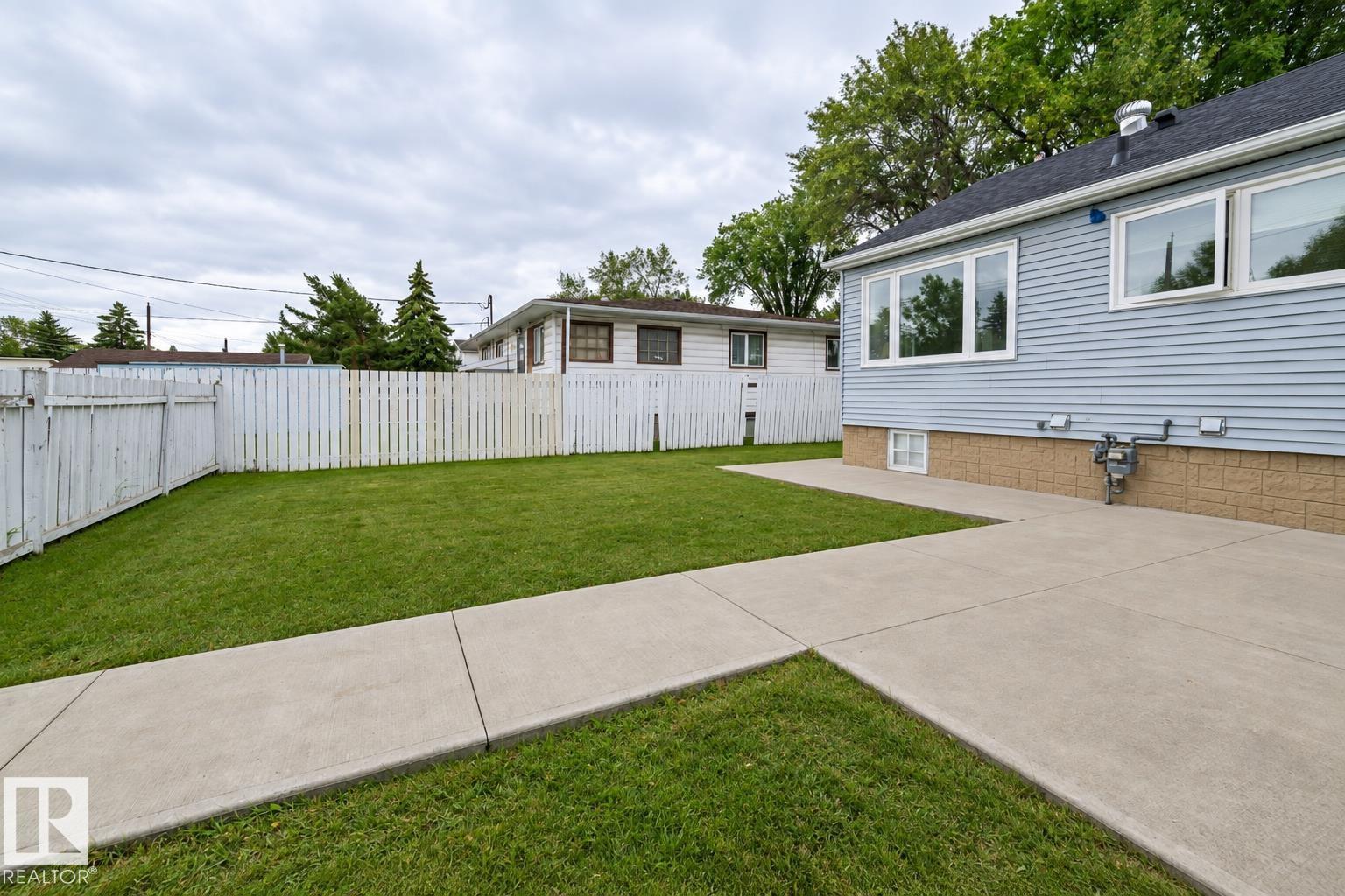 12111 95 St NW, Alberta Avenue — photo 27 of 30