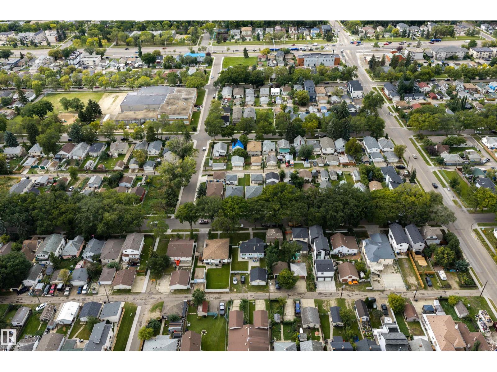 12111 95 ST NW - Image 32