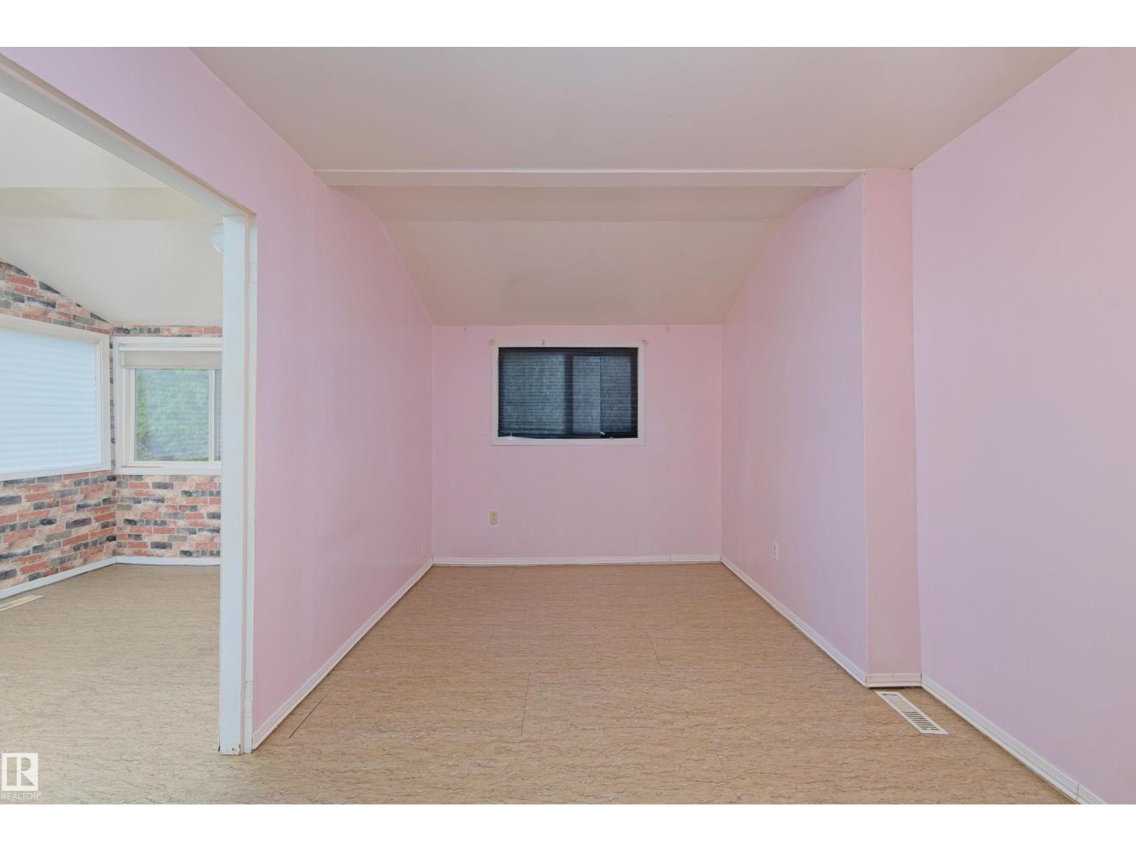 5131 51 Street - Image 10
