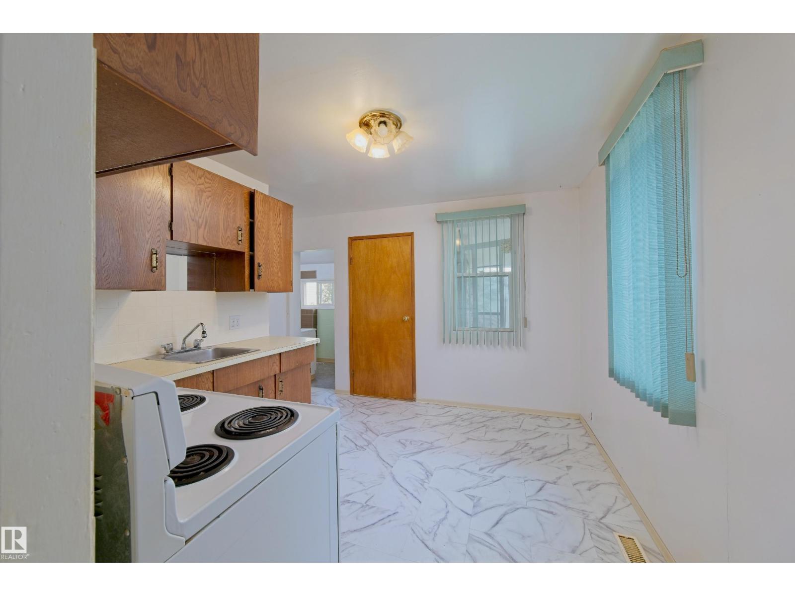 5131 51 Street - 11