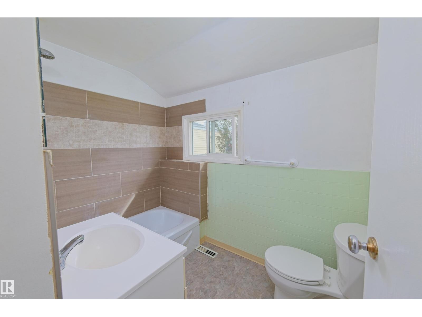 5131 51 Street - Image 16