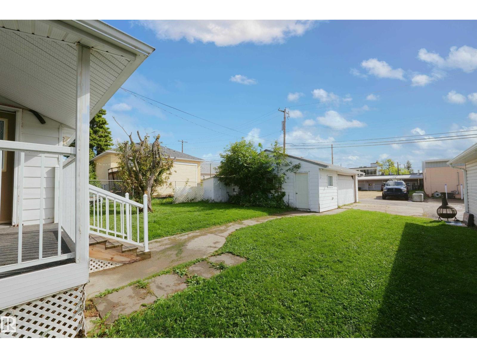 5131 51 Street - Image 4